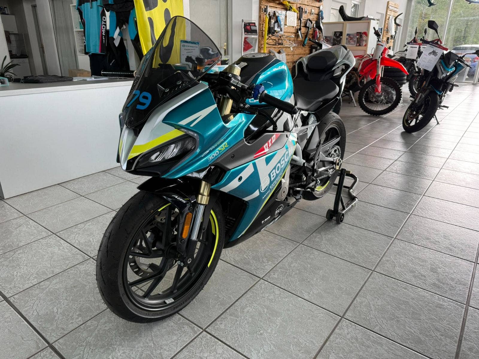 CFMOTO 300 SR