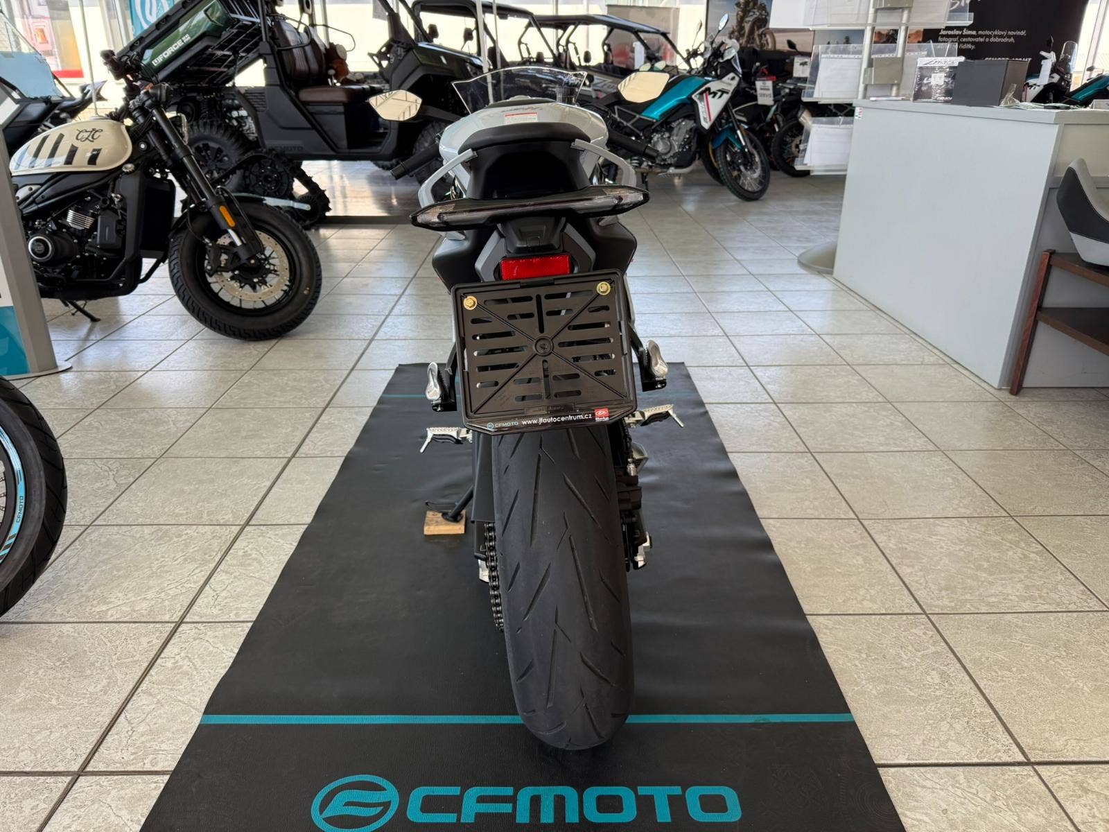 CFMOTO 675 SR-R