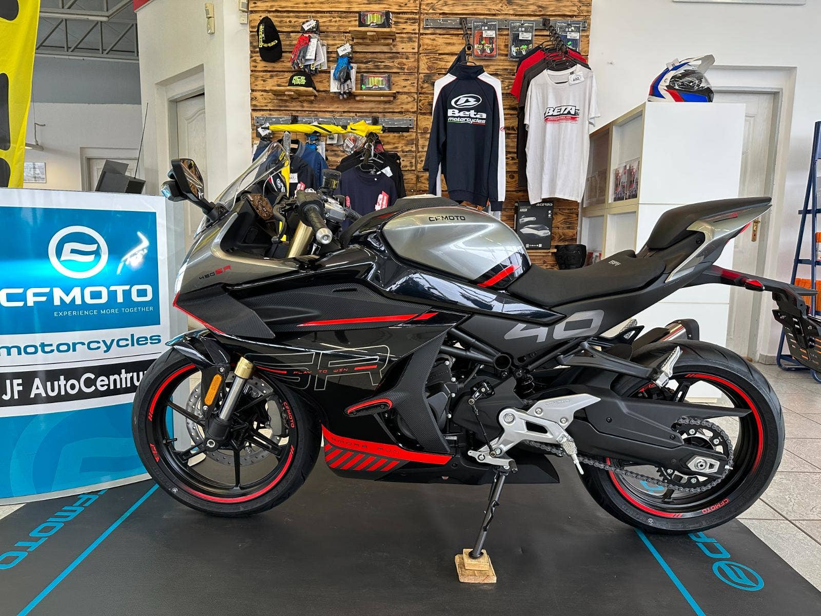 CFMOTO 450 SR