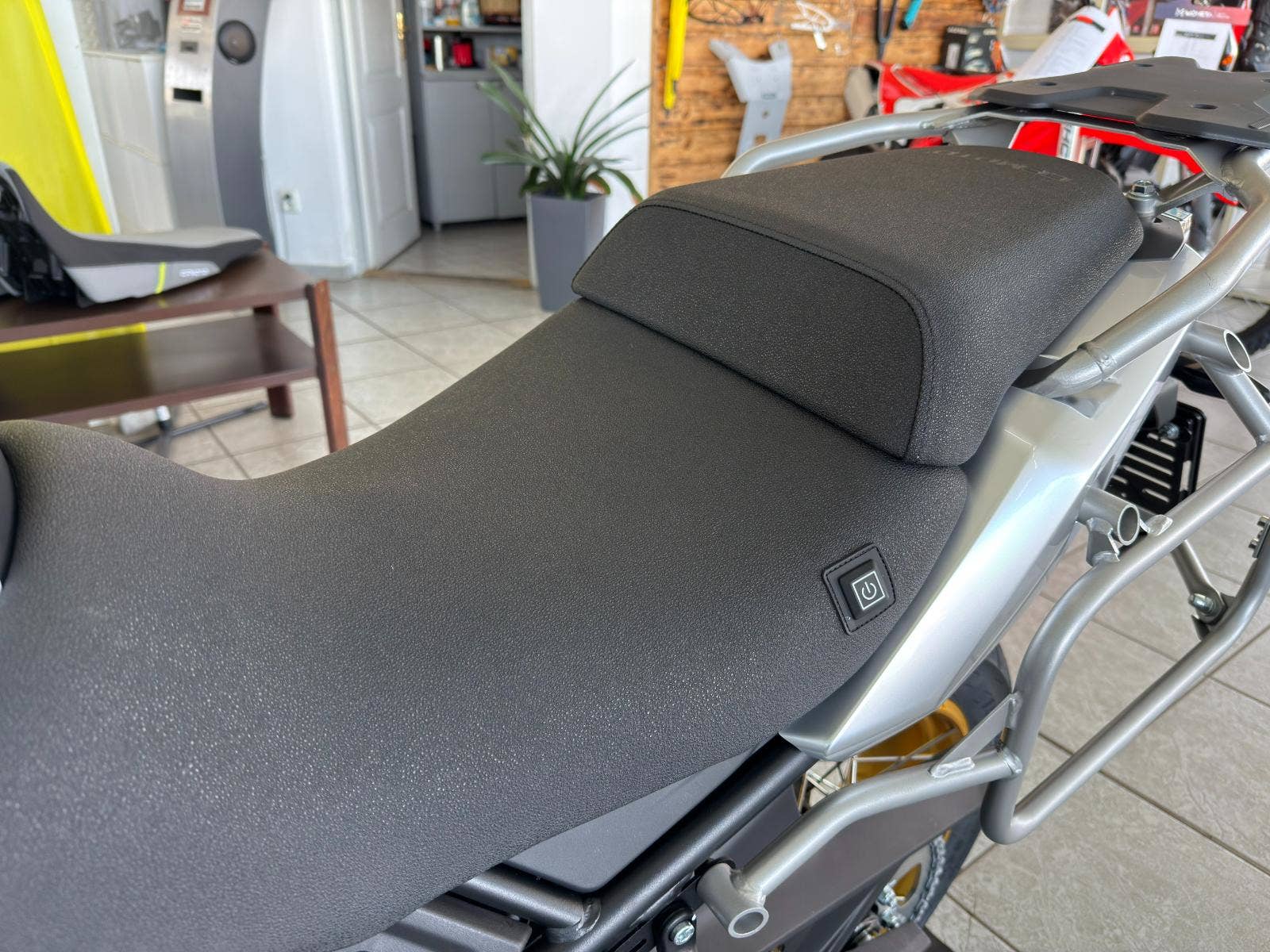 CFMOTO 700 MT Adventure