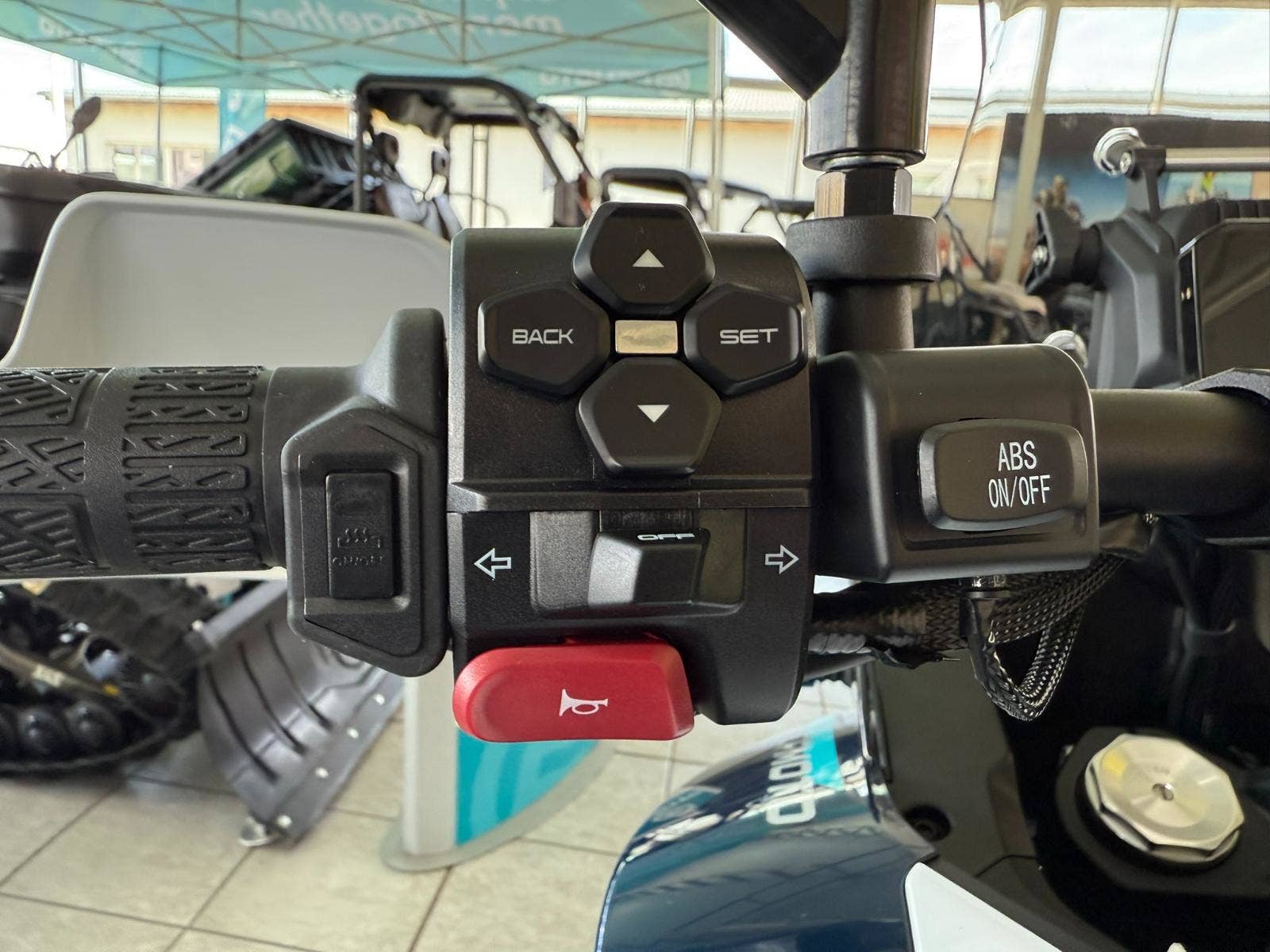 CFMOTO 700 MT Adventure