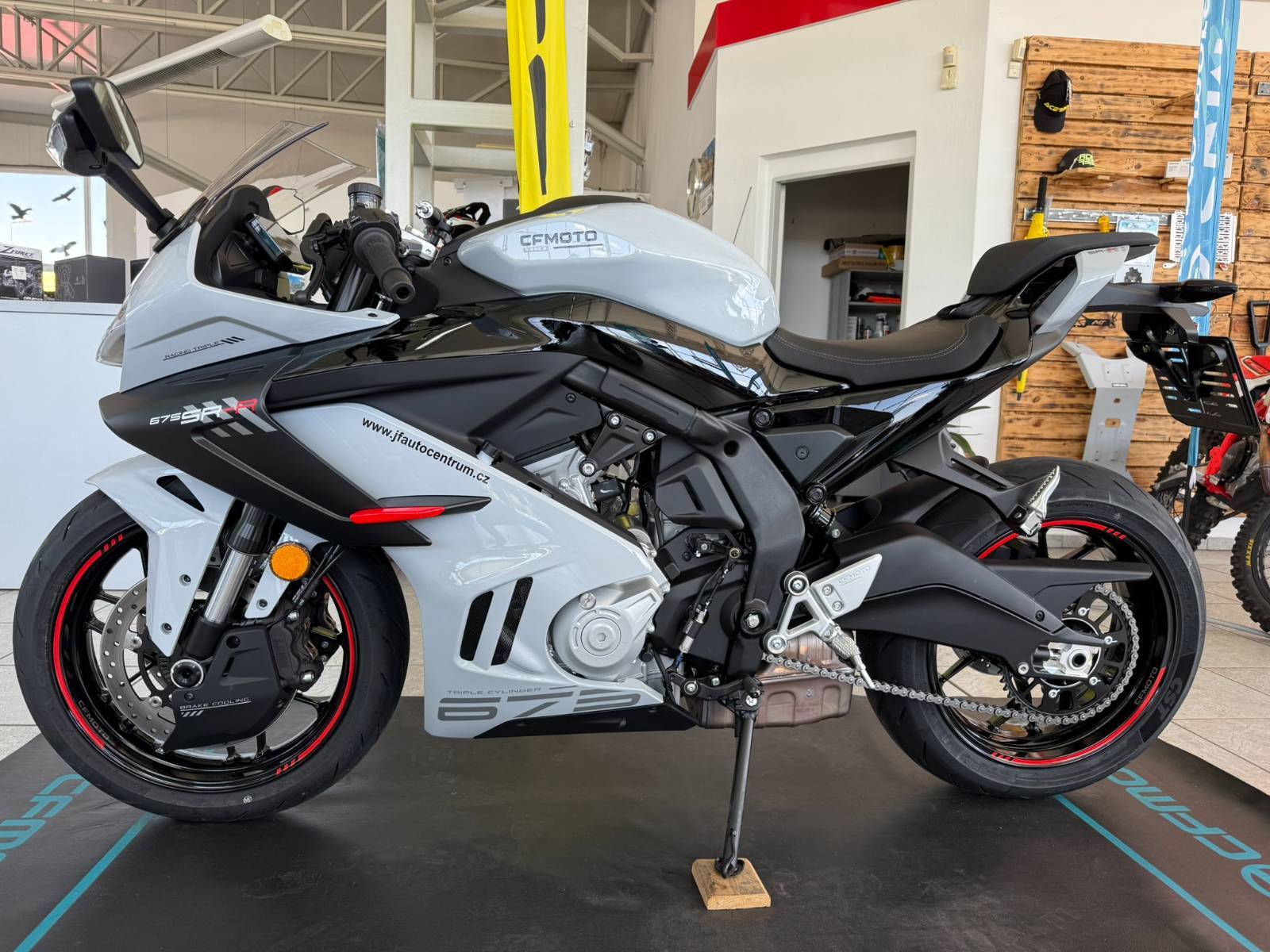 CFMOTO 675 SR-R