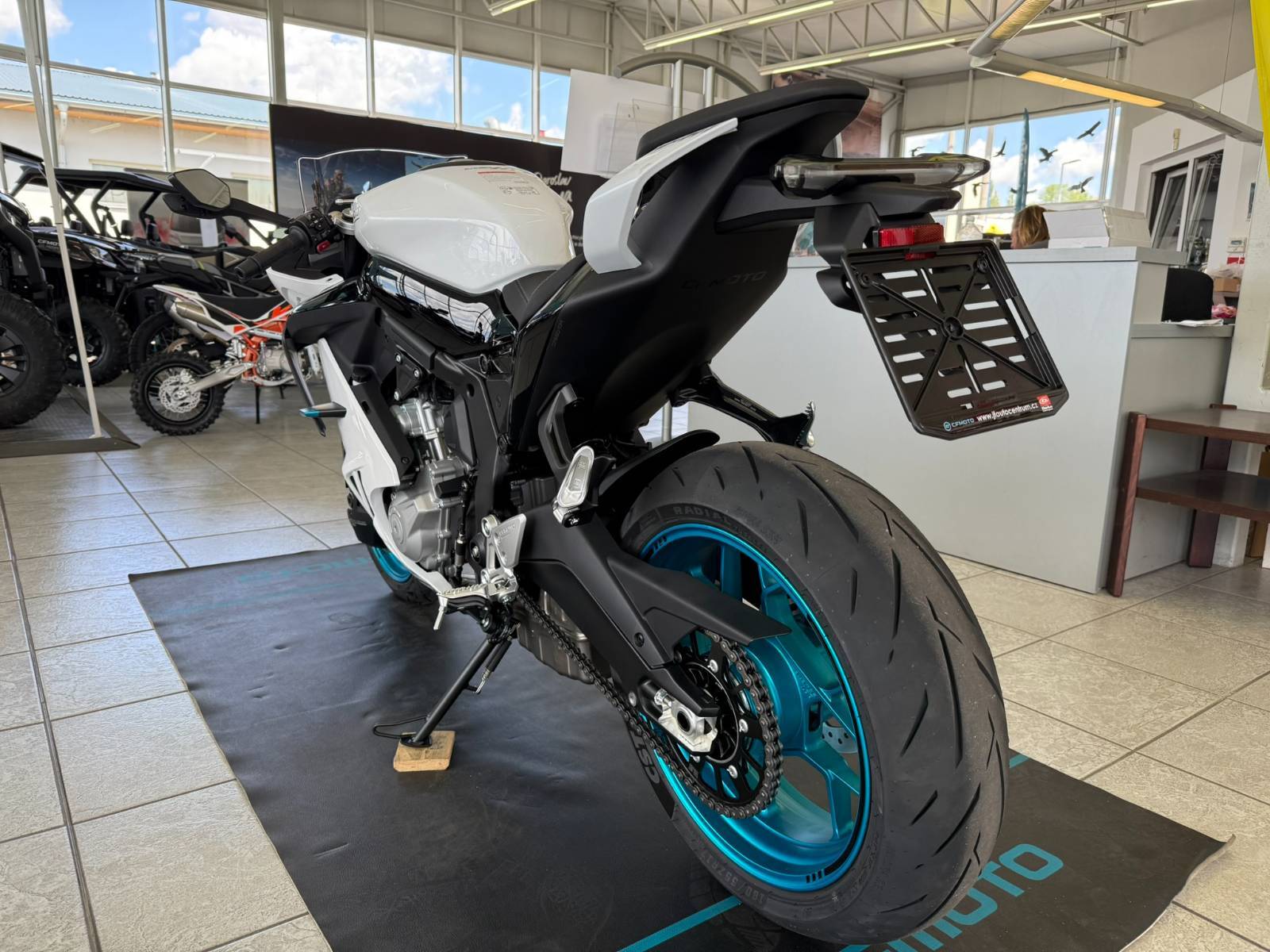 CFMOTO 675 SR-R