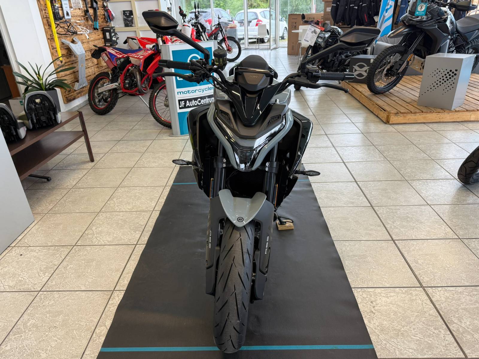 CFMOTO 675 NK