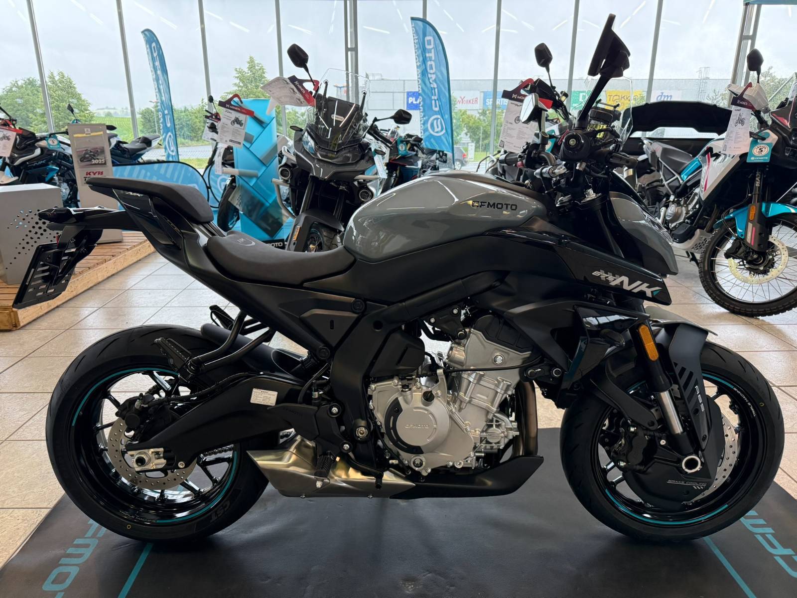 CFMOTO 675 NK