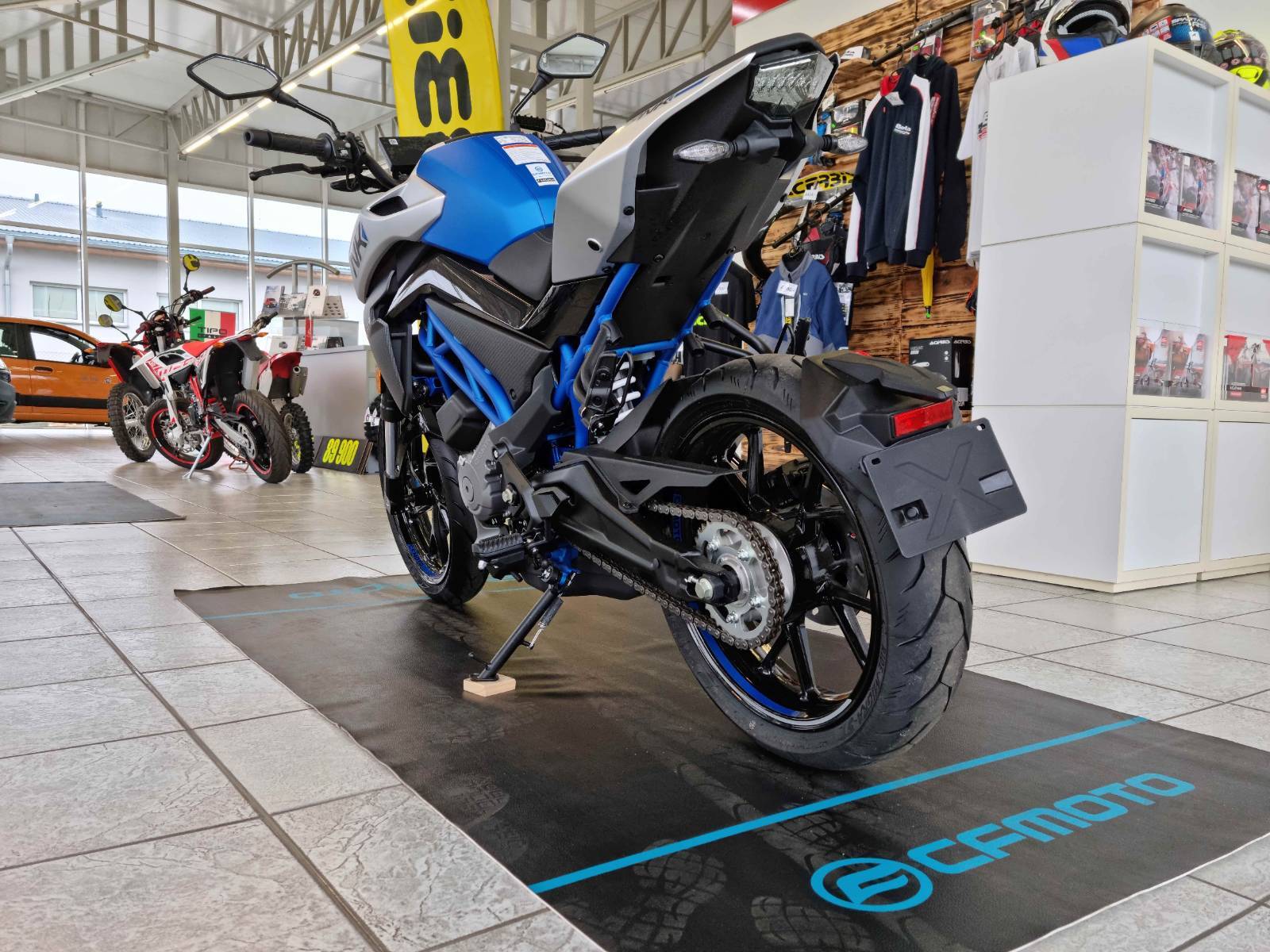 CFMOTO 300 NK