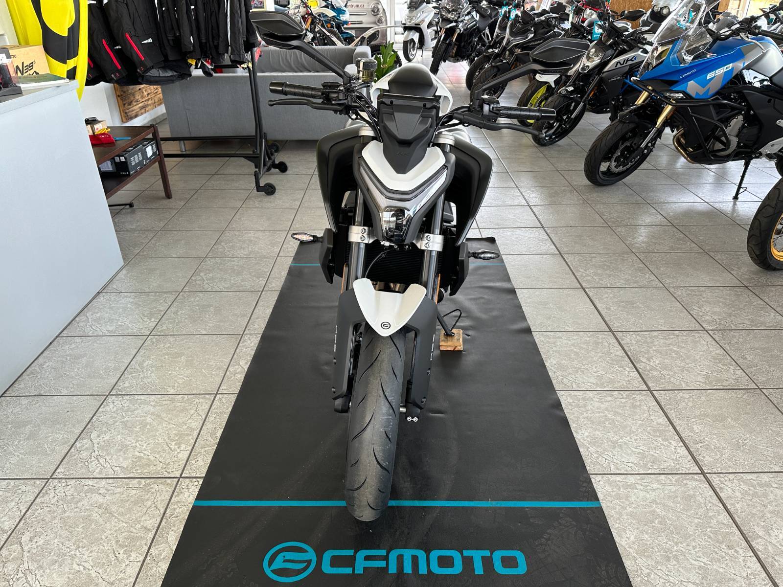 CFMOTO 450 NK