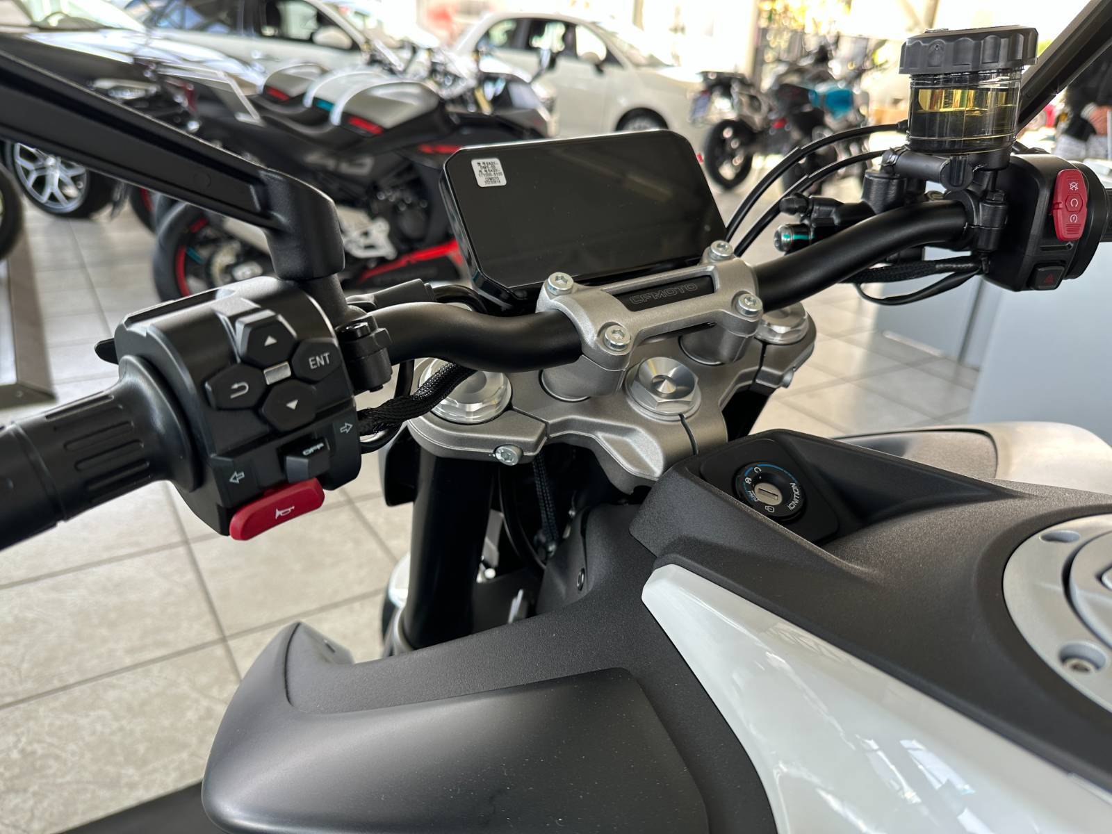 CFMOTO 450 NK