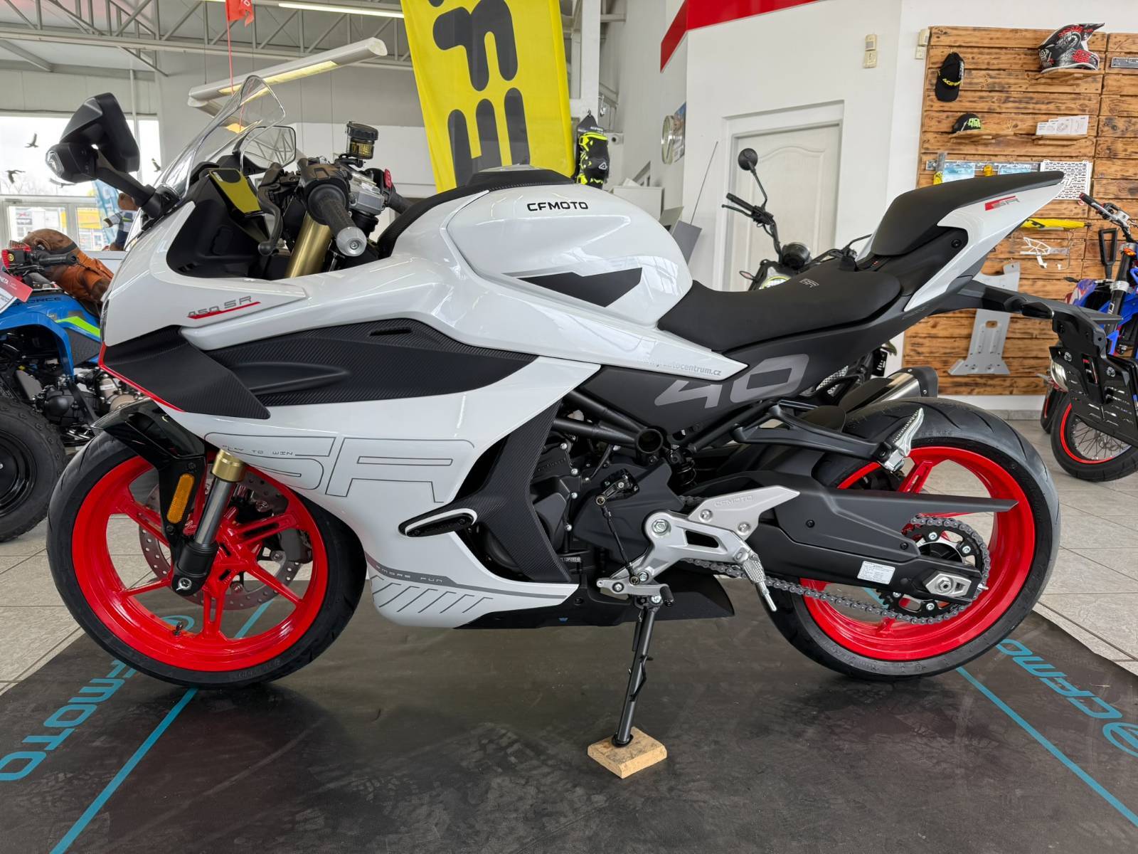 CFMOTO 450 SR