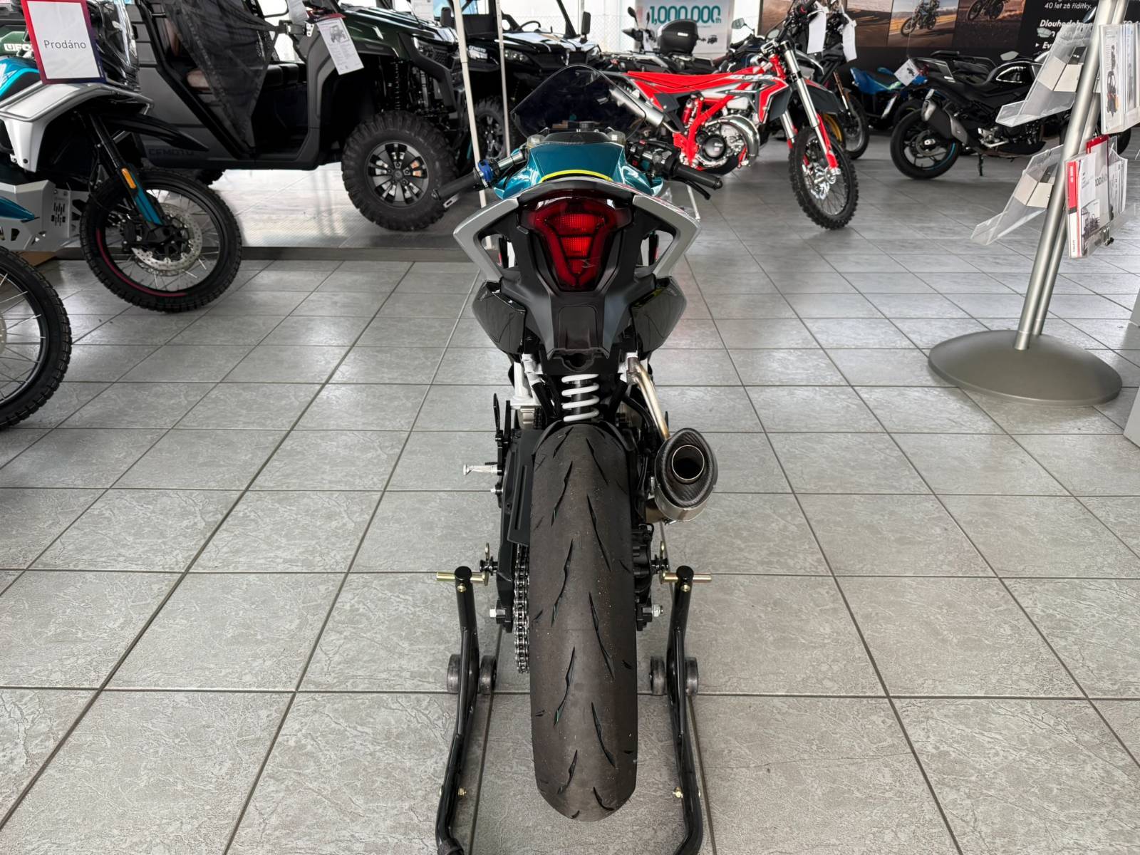 CFMOTO 300 SR