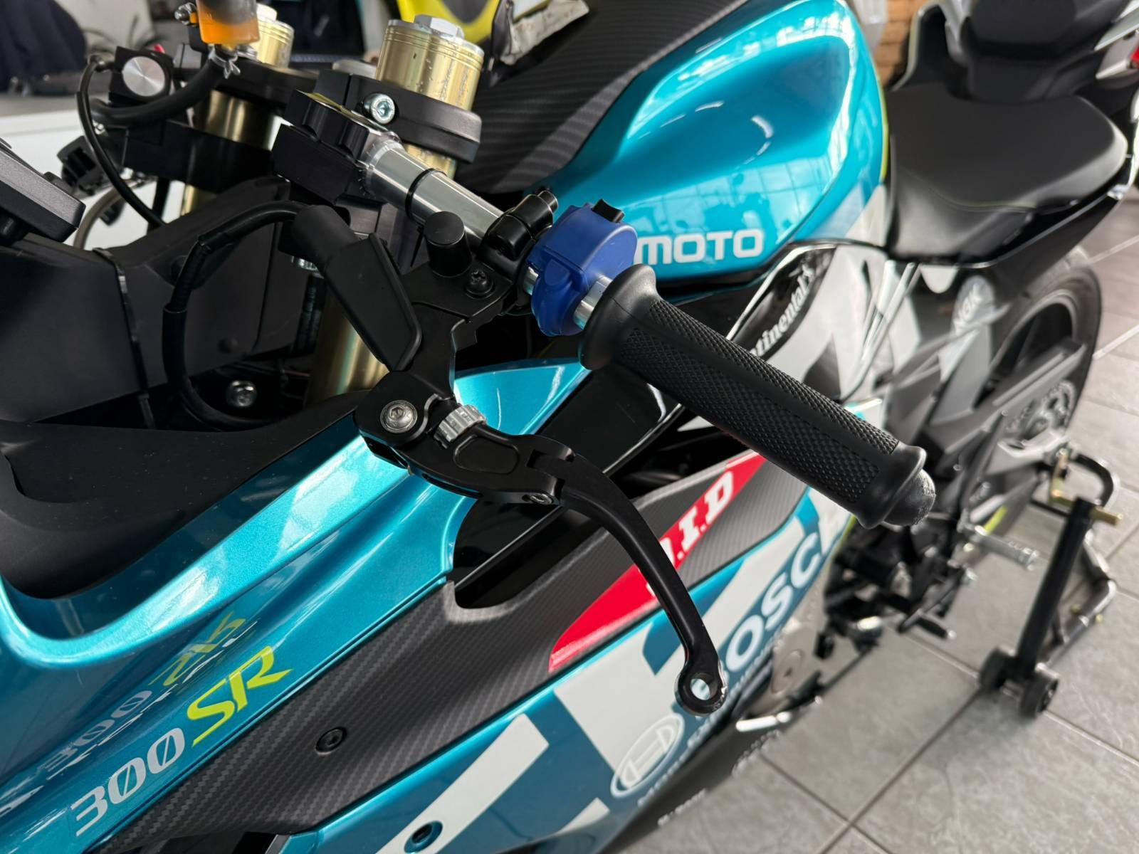 CFMOTO 300 SR