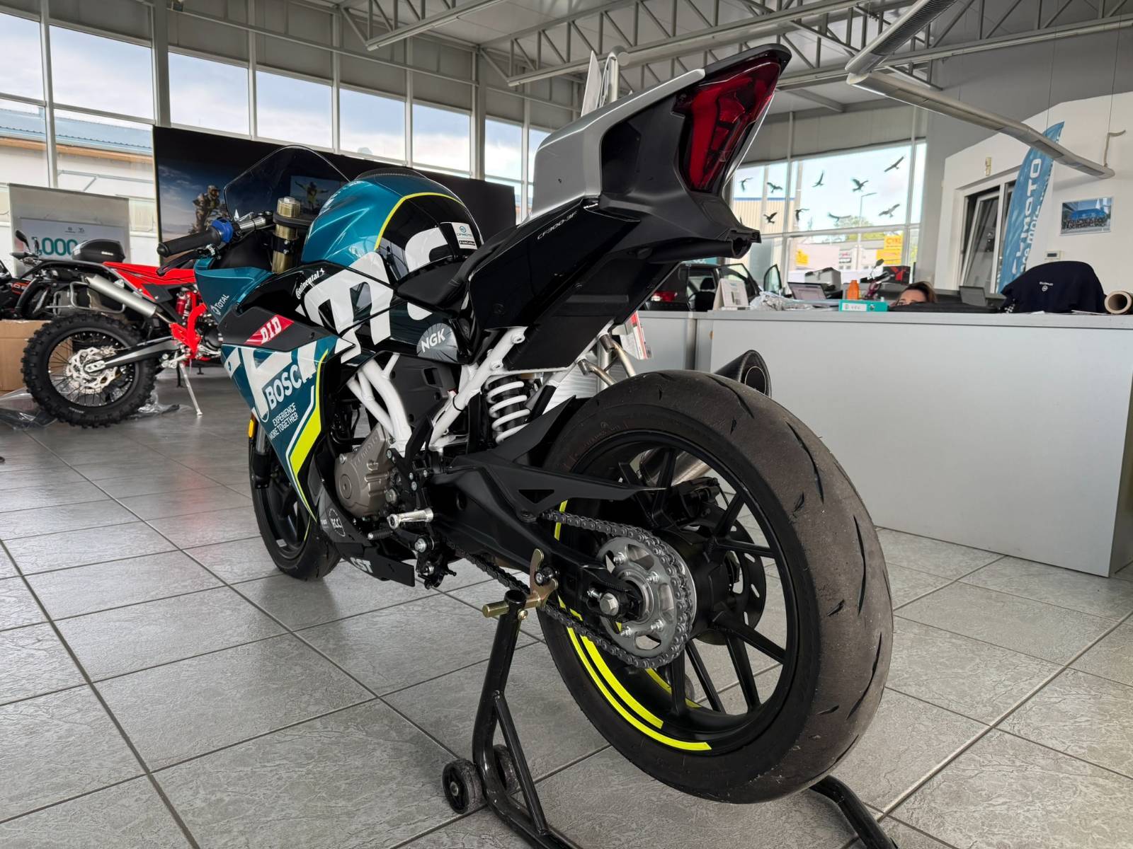 CFMOTO 300 SR